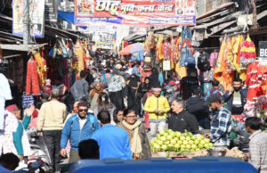 Haldwani News: नगर निगम नींद में और बिक गया बाजार, हल्द्वानी के व्यापारियों ने ऐसे कमाई हर माह करोड़ों की कमाई
