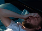 गहरी नींद चाहिए? सोने से पहले भूलकर भी न खाएं 5 फूड्स, रातभर करवटें बदलने पर होना पड़ेगा मजबूर 7