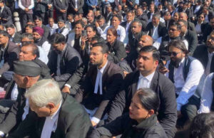 Uttarakhand News: वकीलों की खत्म नहीं होगी हड़ताल, आंदोलन के बीच सीएम से मिले, आज डीएम करेंगे बात, निकालेंगे समाधान