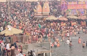 Kartik Purnima 2025: गंगा में डुबकी लगाकर जलाए दीप, मनाई देव दीवाली, हरकी पैड़ी पर उमड़ा आस्था का सैलाब