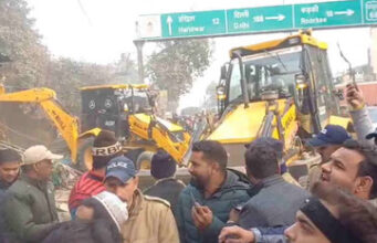 Haridwar: बहादराबाद में यूपी सिंचाई विभाग की भूमि पर हुए अतिक्रमण पर चला बुलडोजर, भारी पुलिस बल रहा तैनात