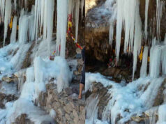 Uttarakhand: टिम्मरसैंण गुफा में भक्तों को दर्शन दे रहे बाबा बर्फानी, शिलाओं ने लिया शिवलिंग का आकार