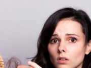 सर्दियों में बाल झड़ने की समस्या? ठंड के मौसम में हेयर फॉल कम करने के 7 असरदार तरीके 7