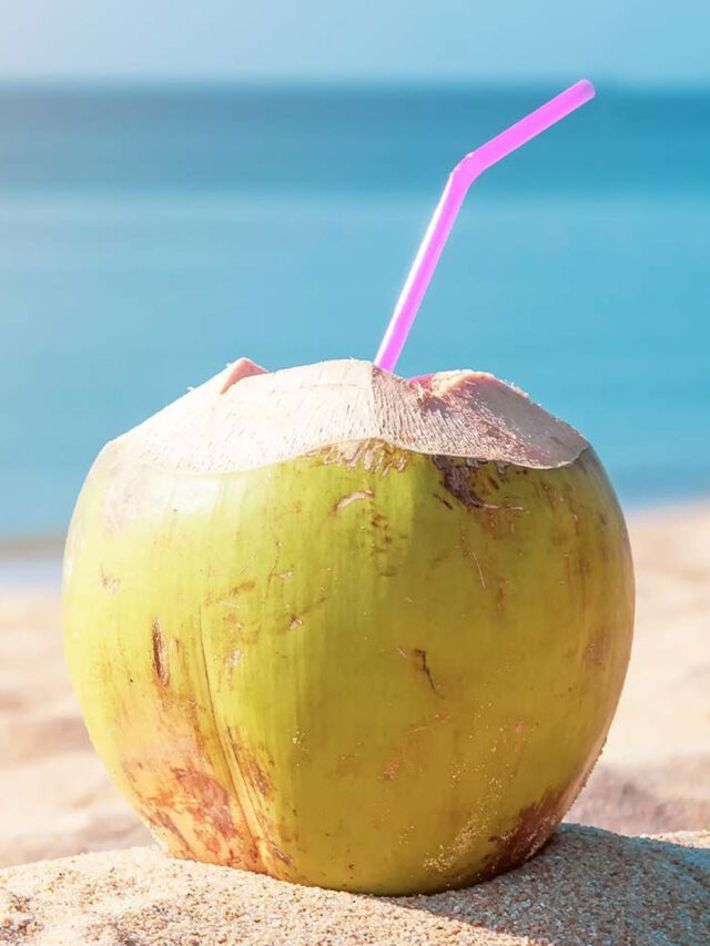 दिल के दौरे में नारियल पानी के 7 फायदे