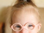 3 साल के मासूम भी हो रहे मायोपिया के शिकार, बंद कमरों की आदत और मोबाइल स्क्रीन बन रही बड़ी वजह 7