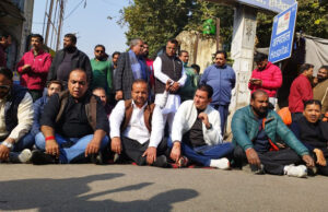 Haridwar: मोर्चरी में रखे धर्मशाला मैनेजर के शव को चूहों ने कुतरा, लापरवाही पर आगबबूला हुए परिजनों का हंगामा