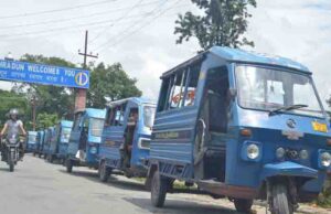 Uttarakhand: हाईकोर्ट के निर्देश के बाद सख्ती, अब केवल 6 सवारियां ही बैठाकर चल सकेंगे विक्रम