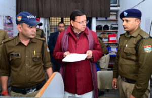 Uttarakhand: औचक निरीक्षण, अचानक डालनवाला थाने पहुंचे सीएम, थाने में गंदगी पर कार्रवाई, नदारद एसएचओ लाइन हाजिर