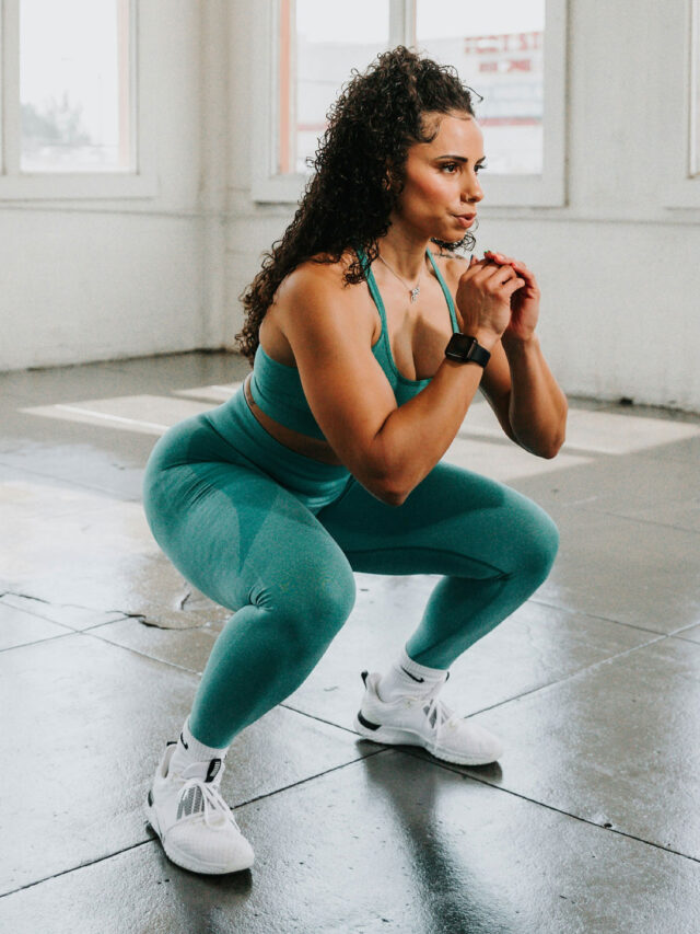 40 के बाद पैरों की कमजोरी दूर करने के लिए अपनाएं ये 7 आसान एक्सरसाइज