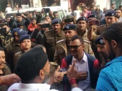 Kotdwar: मुस्लिम व्यक्ति ने दुकान का नाम रखा ‘बाबा’, बजरंग दल के कार्यकर्ताओं का हंगामा, भारी पुलिस बल तैनात