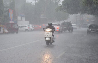 Uttarakhand Weather: हल्द्वानी में चार डिग्री लुढ़का पारा, मुक्तेश्वर में माइनस की ओर, फिलहाल नहीं मिलेगी राहत