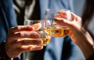 Nainital News: उत्तराखंड में कहां लिया गया नशा मुक्त गांव का संकल्प? अब शराब पिलाने पर लगेगा 11 हजार का जुर्माना