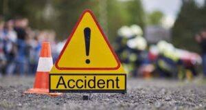 Rudraprayag: देर रात हुआ हादसा, वाहन सड़क से नीचे खाई में गिरा, घायल ने अस्तपाल पहुंचते ही तोड़ा दम