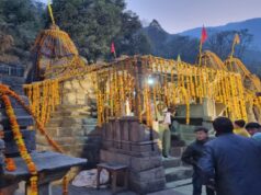 Chamoli: विधि-विधान के साथ आज खुले आदिबदरी मंदिर के कपाट, बड़ी संख्या में मौजूद रहे श्रद्धालुओं ने किए दर्शन
