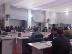 Uttarakhand: बदरीनाथ में सिंहद्वार से आगे अब मोबाइल ले जाने पर बैन, गढ़वाल आयुक्त ने जारी किए निर्देश