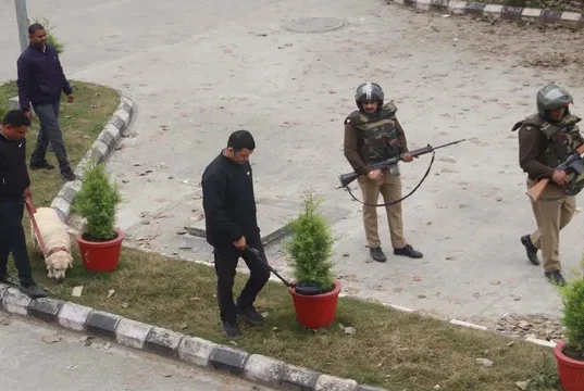 Uttarakhand: एक ही दिन में उत्तराखंड की चार अदालतों को बम से उड़ाने की धमकी, खुफिया एजेंसियां अलर्ट