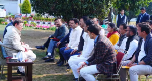 Uttarakhand: सरकारी कार्यालयों की सुरक्षा के लिए बनेगी एसओपी, मारपीट प्रकरण के बाद सीएम धामी ने दिए निर्देश