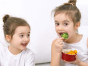 दुबला-पतला बच्चा भी बनेगा हेल्दी और गोल-मटोल: वजन बढ़ाने के लिए 6 असरदार फूड्स केला और दूध 7