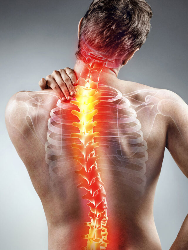 लगातार गर्दन और पीठ दर्द का कारण: बढ़ता स्क्रीन टाइम बना सबसे बड़ा खतरा