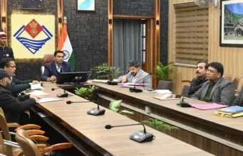 Uttarakhand: देहरादून में सड़कों की खुदाई पर डीएम का सख्त एक्शन, सात एजेंसियों के परमिट रद