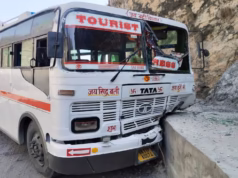 Uttarakhand: देवप्रयाग में टला बड़ा हादसा, तोता घाटी में बस के ब्रेक फेल, सवार थे 39 लोग, चालक की सूझबूझ से टला हादसा