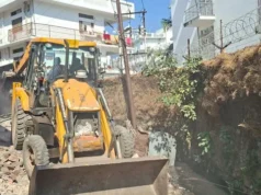 ऋषिकेश के चंद्रेश्वर नगर में अवैध निर्माण पर चला निगम का बुलडोजर, जाम से मिलेगी मुक्ति