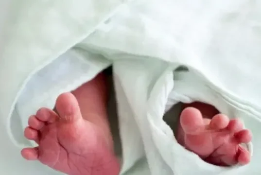 Uttarakhand: उत्तराखंड में कक्षा 9वीं की छात्रा ने दिया बच्चे को जन्म, प्रोबेशन अधिकारी की देख-रेख में हुआ नामकरण संस्कार