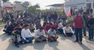 Haldwani News: डायरेक्टर से मारपीट पर गुस्साए शिक्षक, बोर्ड परीक्षा में काम ना करने की चेतावनी, विरोध में किया प्रदर्शन