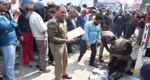 Haldwani Road Accident: विकास कार्य के नाम पर खोदकर छोड़ दिए मौत के गड्ढे, करोड़ों की परियोजना में सुरक्षा मानकों पर उठ रहे सवाल