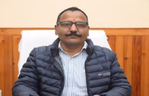 Haldwani: दिन-रात काम करें, 13 मार्च तक बनाएं सड़कें; डीएम ने बैठक में विकास कार्यों में तेजी लाने के निर्देश