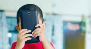 Haldwani: बच्चों के दिमाग पर असर डाल रही फोन की लत, पेरेंट्स ने मोबाइल देने से मना किया तो छोड़ रहे पढ़ाई