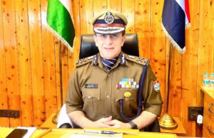 Uttarakhand Police: राष्ट्रीय पर्व की गरिमा भूले दो IPS अधिकारी, जांच आईजी मुख्यालय करेंगे