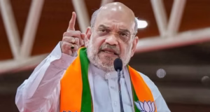 हरिद्वार में अमित शाह का हमला, कांग्रेस की सरकार होती तो नौकरी नहीं मिलती, पर्ची भी लगती और खर्ची भी’