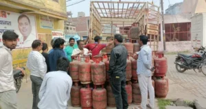 Haldwani: चार दिन से सिलेंडर नहीं मिला, पिता रहे भूखे और बच्चों को खिलाने पड़े चाऊमीन-मोमो