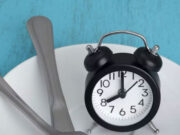 नवरात्र व्रत में थकान और एसिडिटी से बचें: 9 दिन एनर्जी बनाए रखने के 6 आसान नियम 1