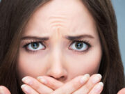 ब्रश करने के बाद भी सड़ रहे हैं दांत? ये 7 रोजमर्रा की आदतें हैं असली वजह! 1