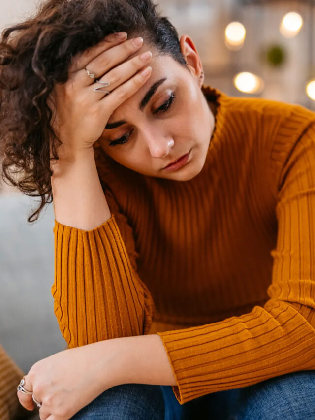 क्यों हर वक्त लो फील करती है आज की पीढ़ी?