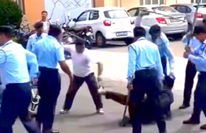 Jollygrant: निजी संस्थान के गार्डों ने युवक को लाठी-डंडों से बुरी तरह पीटा, चिल्लाता रहा पर नहीं आया तरस