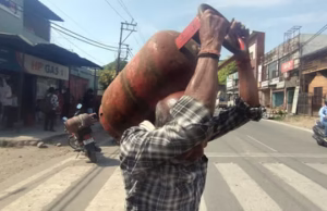 LPG Crisis: देहरादून में एलपीजी की जमाखोरी और कालाबाजारी की तो होगी सीधे जेल, प्रशासन की रडार पर गैस एजेंसियां