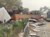 Uttarakhand: देहरादून के मोहब्बेवाला के पास मार्बल्स से भरा ट्रक पलटा, हाईवे पर यातायात बाधित
