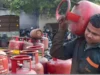Uttarakhand: घर बैठे LPG Cylinder की बुकिंग के लिए करें इन नंबरों पर कॉल, कतार में खड़े होने की नहीं जरूरत