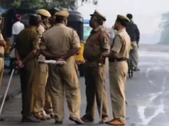 Uttarakhand: उत्तराखंड में भाजपा पार्षद बेटे का दुस्साहस, किशोरी से घर में घुसकर छेड़छाड़, सरेआम फाड़ दिए कपड़े