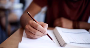 Uttarakhand: नौकरी की दौड़ में पुरुष ही प्रथम, आधी आबादी आधे से भी कम, आयोग की भर्तियों में 40% ही महिलाएं