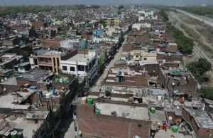 Uttarakhand: बनभूलपुरा रेलवे भूमि मामला, 28 अप्रैल को अगली सुनवाई, कोर्ट में देनी होगी पीएमएवाई के पात्र व अपात्रों की सूची