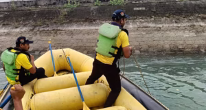 Rishikesh: नोएडा से घूमने आए थे तीन दोस्त, चीला नहर में सेल्फी लेने गया एक युवक तेज लहरों में बहा