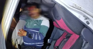 उत्तराखंड के कोटद्वार में खाई में गिरी कार, एक सवार गंभीर