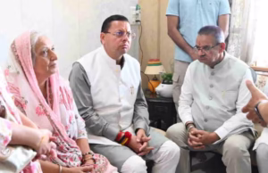 Dehradun: सेवानिवृत्त ब्रिगेडियर मुकेश जोशी के घर पहुंचकर सीएम धामी ने दी श्रद्धांजलि, गोलीकांड में हुई थी मौत