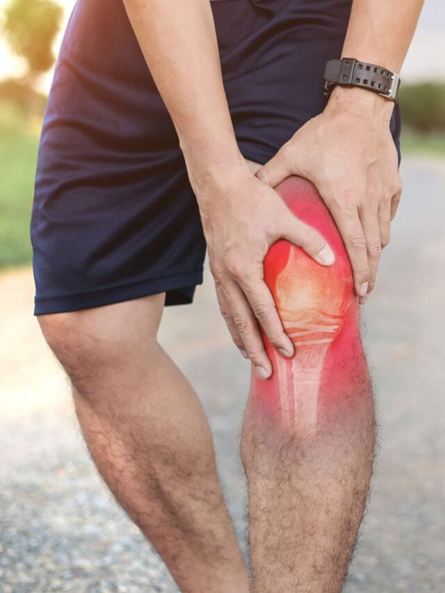 घुटनों के दर्द से राहत के 7 आसान तरीके, बिना दवा भी मिलेगा आराम