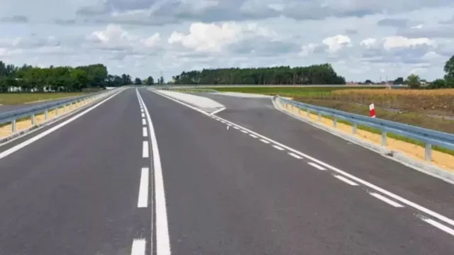 d (2)