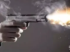 रुद्रपुर में युवती ने मोबाइल नंबर देने से किया इनकार, तमंचा दिखा धमकाया; दुकान से लूटे 8000
